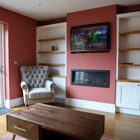 5* Self Catering بيت للعطل نيناغ